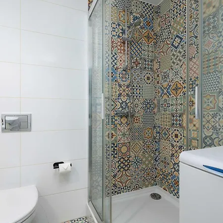 Klimatyzowany Z Dwiema Sypialniami W Centrum Krakowa Blisko Rynku I Parku By Renters Apartment Krakow