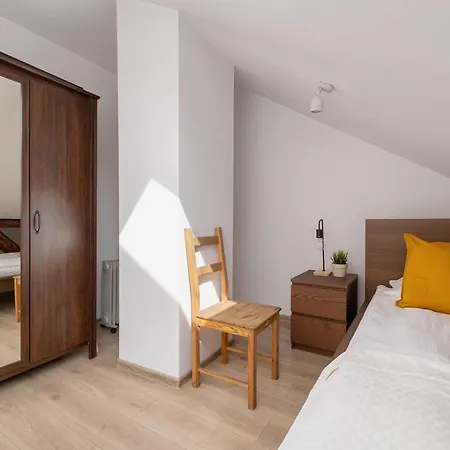 Klimatyzowany Z Dwiema Sypialniami W Centrum Krakowa Blisko Rynku I Parku By Renters * Krakow